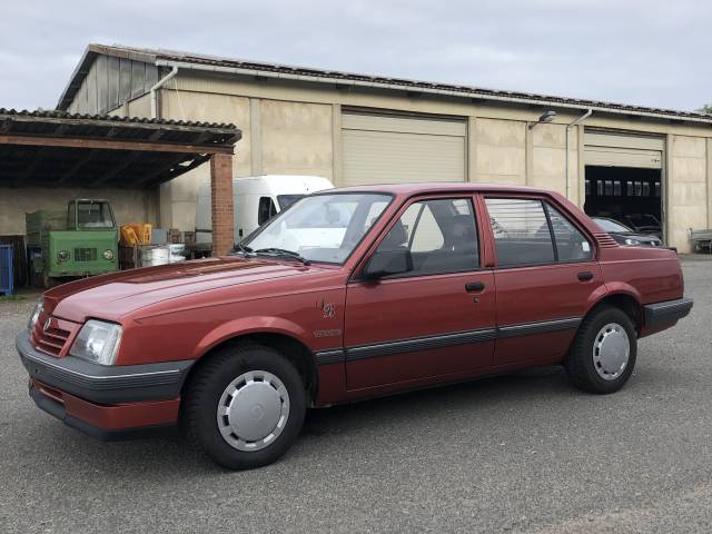 Opel Ascona C Gesamtansicht