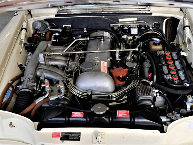 Mercedes-Benz 300 SE