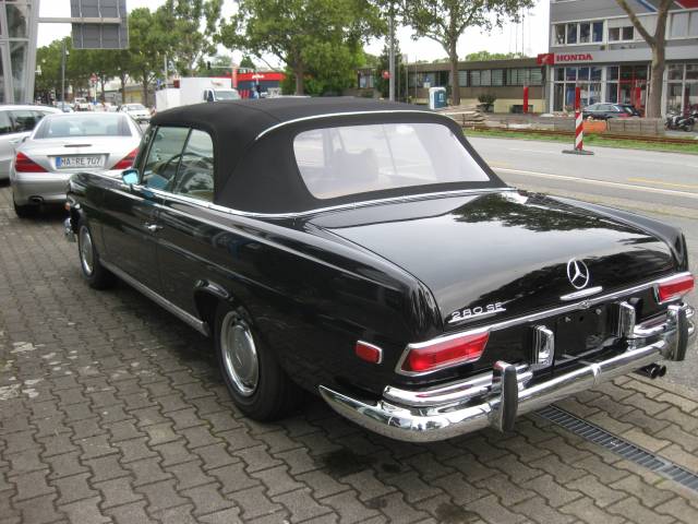 Mercedes-Benz 280 SE