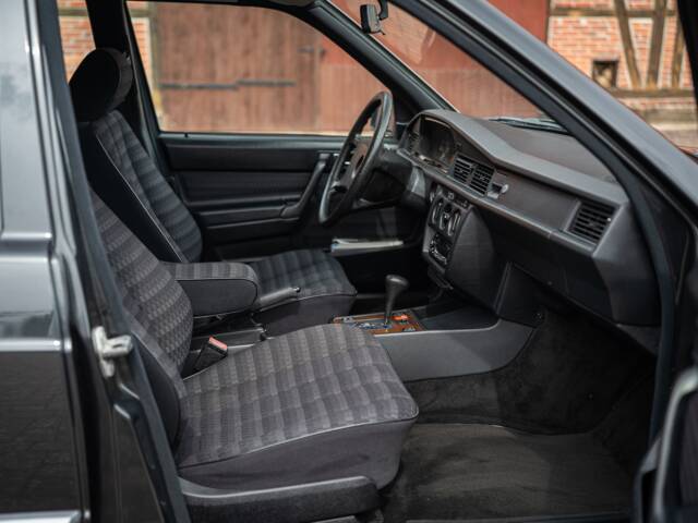 Mercedes-Benz 190 E