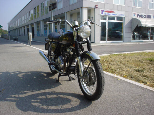 Norton Commando 750 Roadster