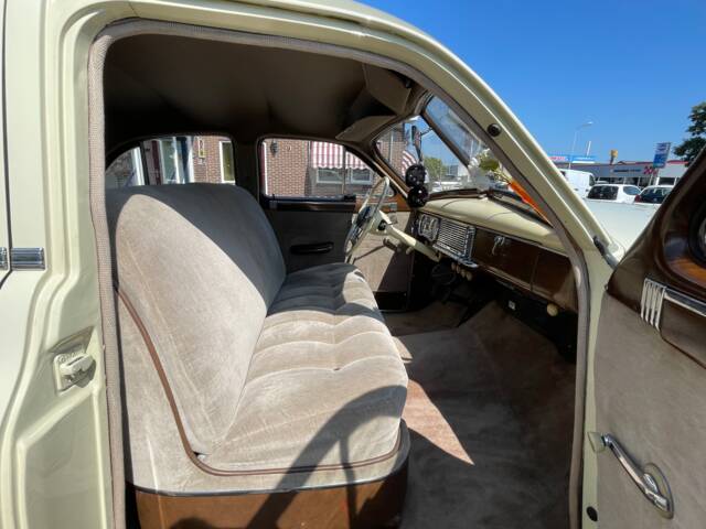 Packard Deluxe Eight Club Sedan