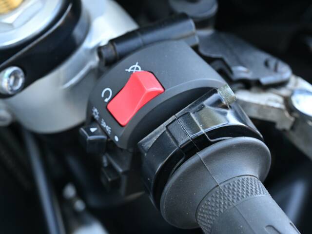 Yamaha YZF-R1