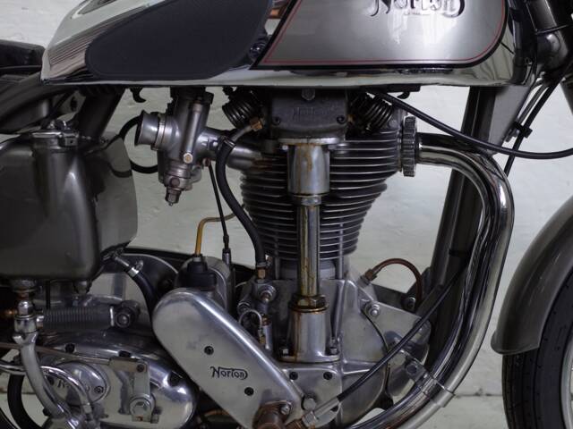 Norton International Model 40