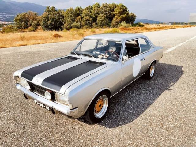 Image 1/9 de Opel Rekord 1900 S (1971)