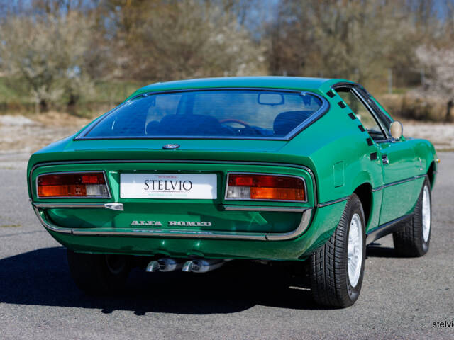 Alfa Romeo Montreal
