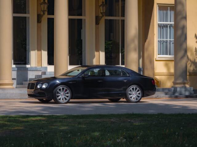 Afbeelding 1/68 van Bentley Flying Spur V8 S (2017)