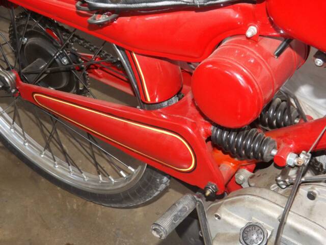 Moto Guzzi Cardellino 65