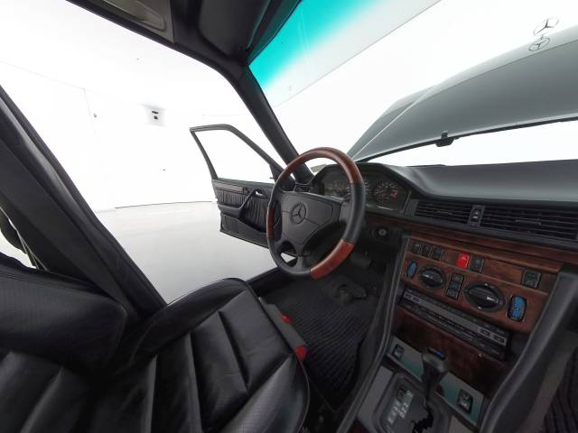 Mercedes-Benz 300 TE 24V