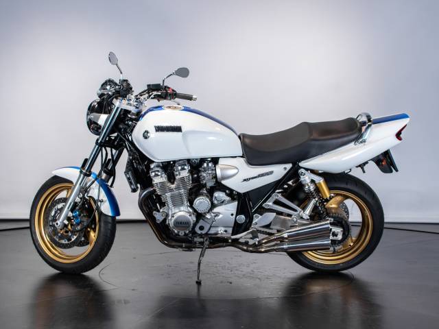 Image 1/47 of Yamaha DUMMY (2001)