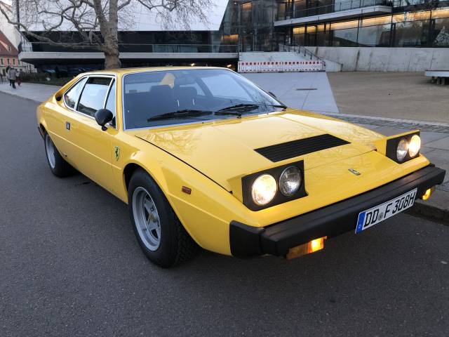 Ferrari Dino 308 GT4