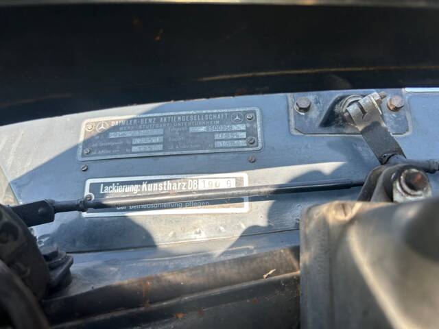 Mercedes-Benz 300 d