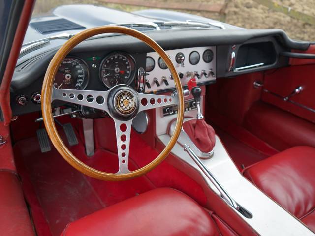 Jaguar E-Type 3.8