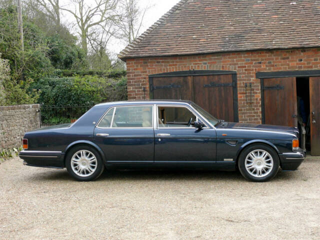 Image 1/18 of Bentley Brooklands R Mulliner (1998)