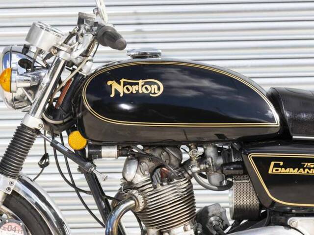 Norton Commando 750