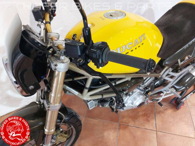 Ducati Monster 900