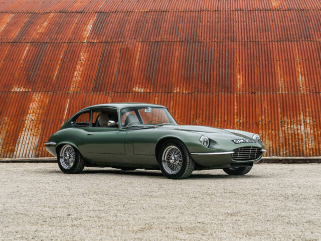 Image 1/31 of Jaguar E-Type V12 (2+2) (1972)