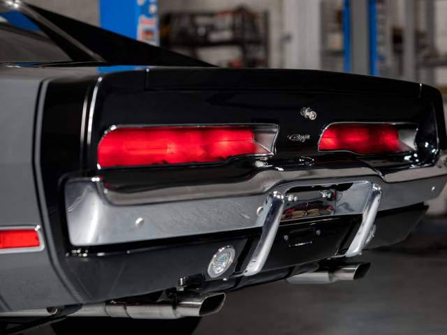 Dodge Charger 318
