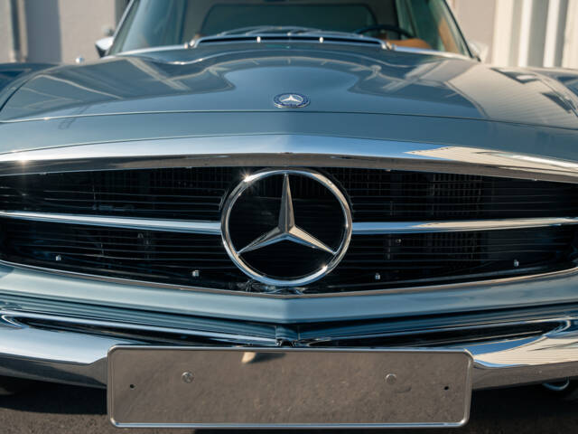 Mercedes-Benz 280 SL