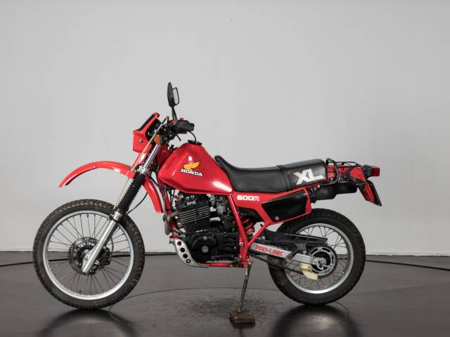 Bild 1/14 von Honda DUMMY (1983)