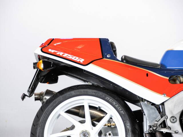 Honda VFR 750R RC 30