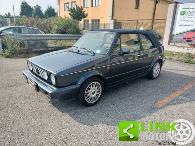 Imagen 1/10 de Volkswagen Golf Mk I Convertible 1.6 (1990)