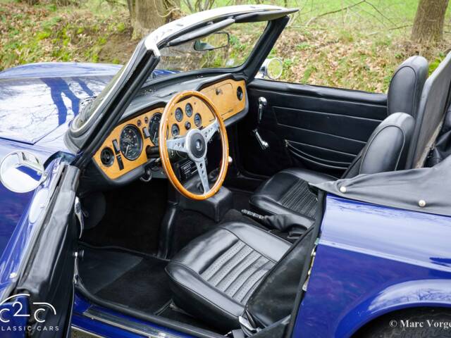 Triumph TR 6