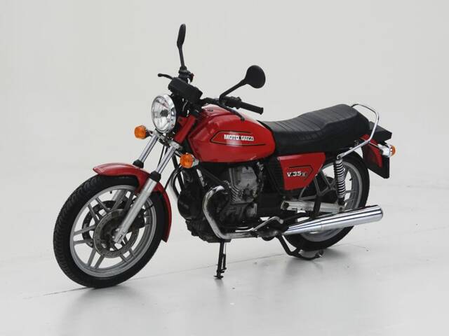 Moto Guzzi V 35 II