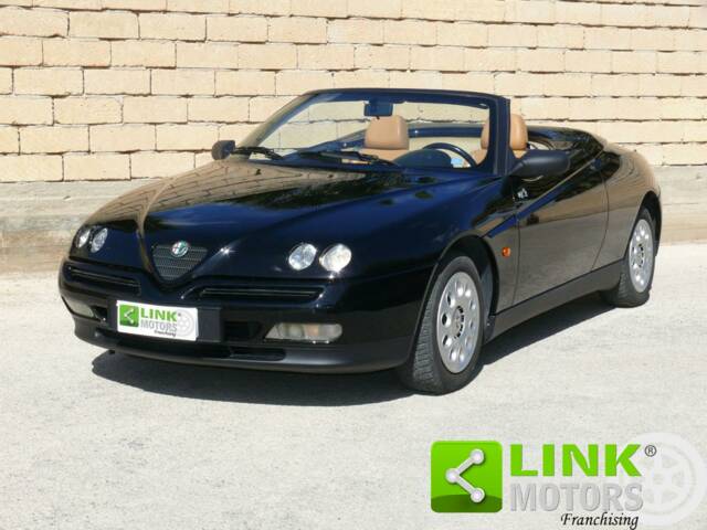Afbeelding 1/10 van Alfa Romeo Spider 2.0 Twin Spark 16V (1997)