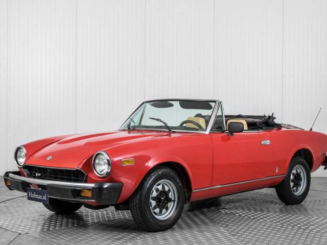 Image 1/50 de FIAT Spider 2000 (1980)