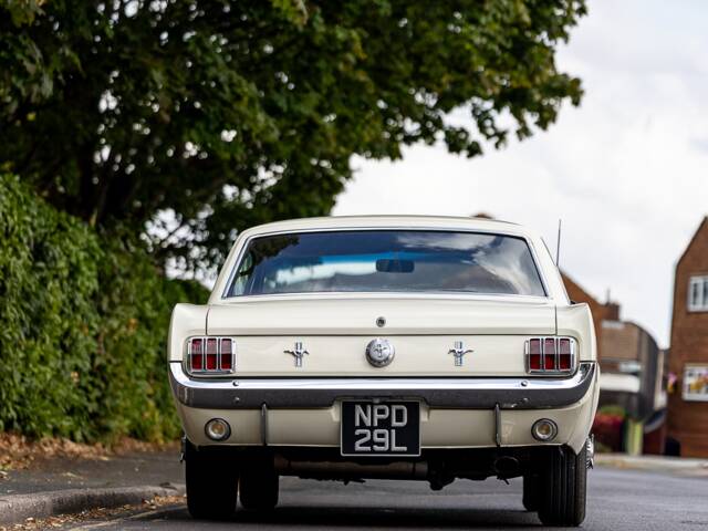 Ford Mustang 200