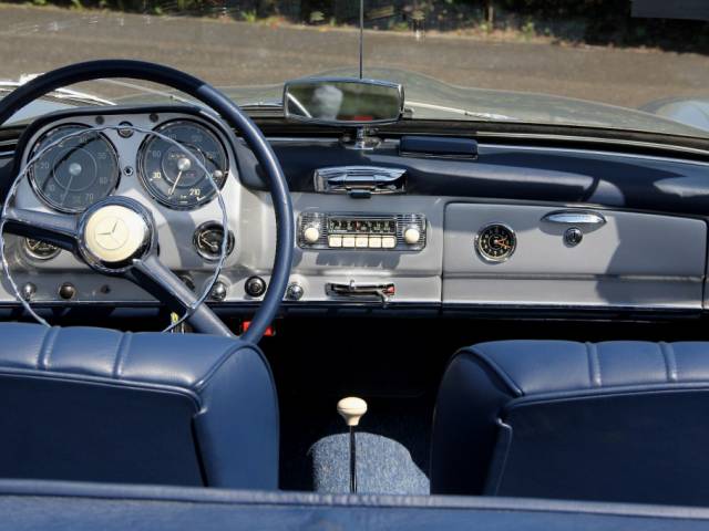 Mercedes-Benz 190 SL - MERCEDES BENZ 190 SL, Foto: (C) Nina Kaimer, Classic & Race Cars Peter Schleifer & Co