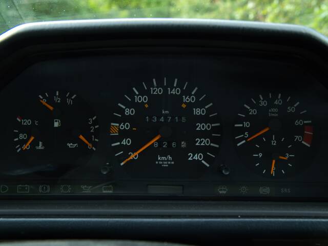 Mercedes-Benz 220 E