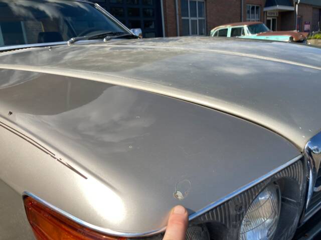 Mercedes-Benz 560 SL