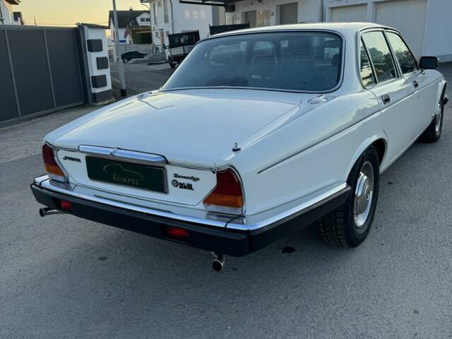 Jaguar Sovereign H.E. V12