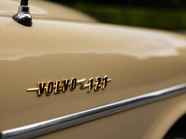 Volvo P 121
