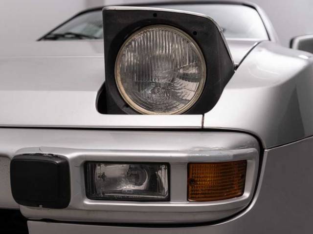 Porsche 944