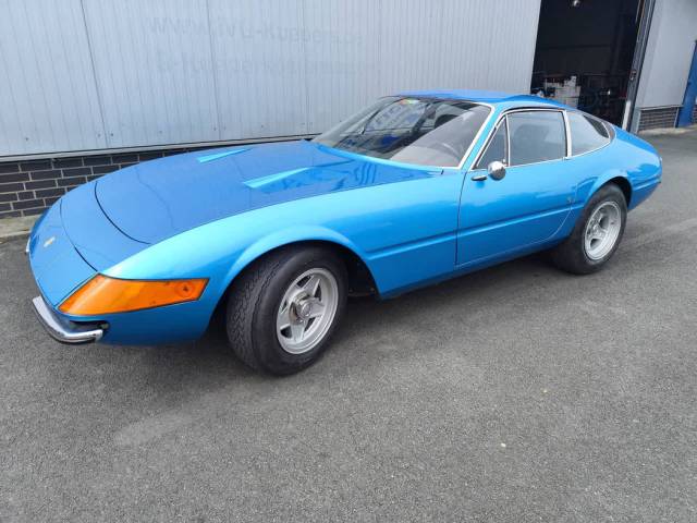 Ferrari 365 GT4