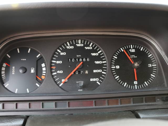Audi 100
