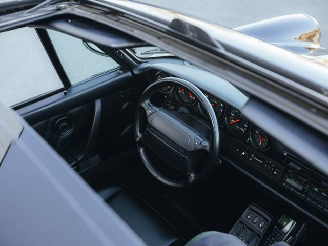Porsche 911 Carrera 4