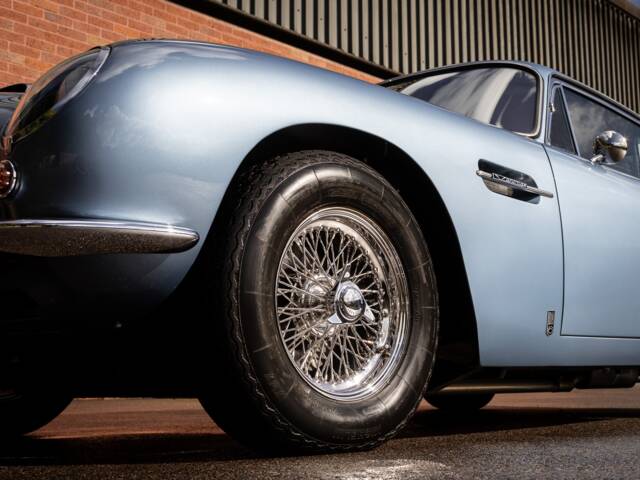 Aston Martin DB 6 Vantage