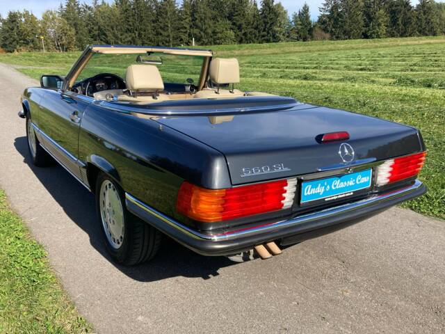 Mercedes-Benz 560 SL