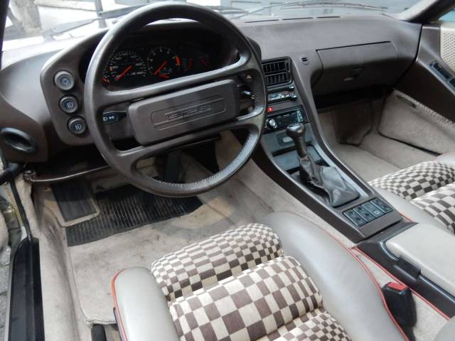 Porsche 928 S