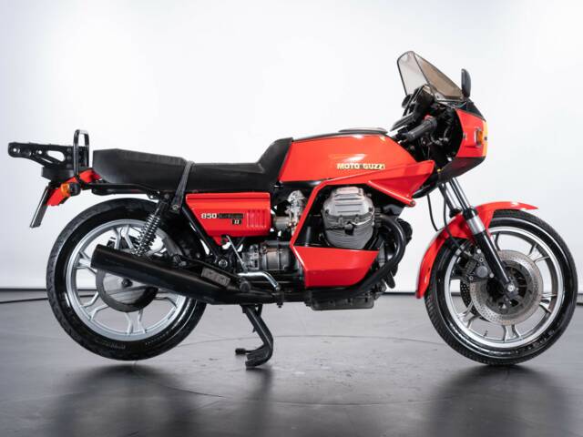 Moto Guzzi 850 LeMans