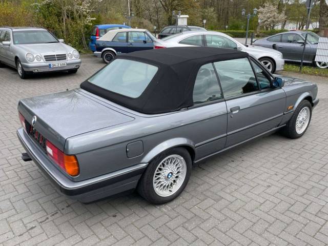 Image 1/10 of BMW 325i (1991)