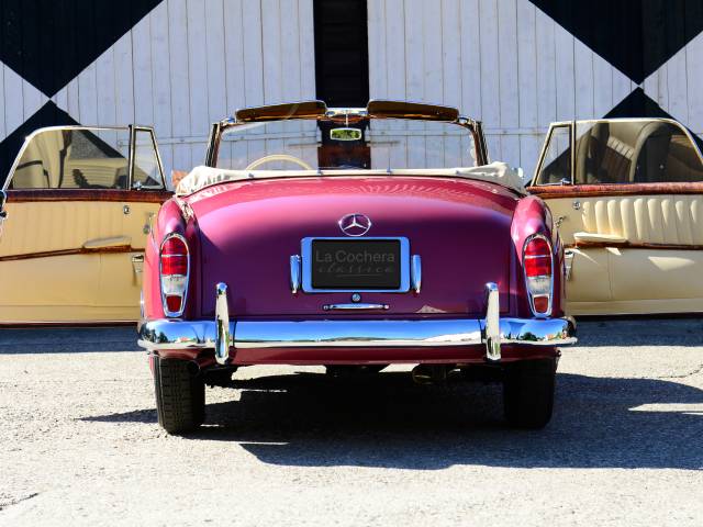 Mercedes-Benz 220 S Cabriolet