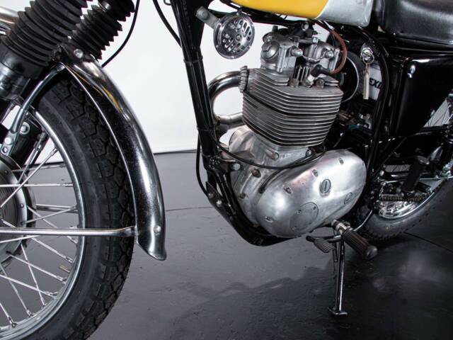 BSA B 44 Victor Grand Prix