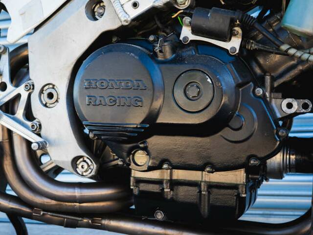 Honda VFR 750R RC 30