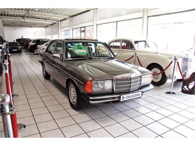 Mercedes-Benz 230 E
