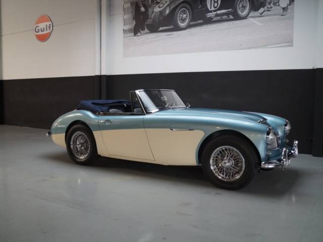 Image 1/46 of Austin-Healey 3000 Mk II (BJ7) (1962)